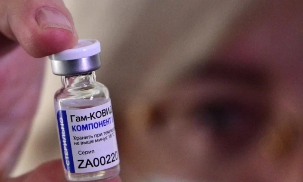 Ουγγαρία: Σκέψεις Λαβρόφ για παραγωγή του εμβολίου Sputnik V